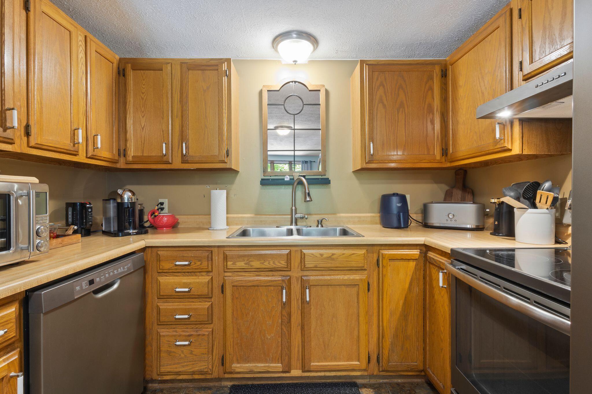 208 New Road Arundel, ME 04046 - Photo 29 of 56 208_New_Rd_098