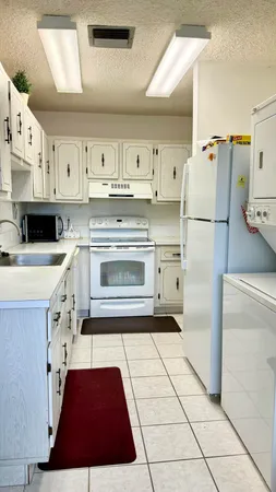 $1,995 | 1551 Northwest 20th Avenue, Unit 102, Delray Beach, FL 33445