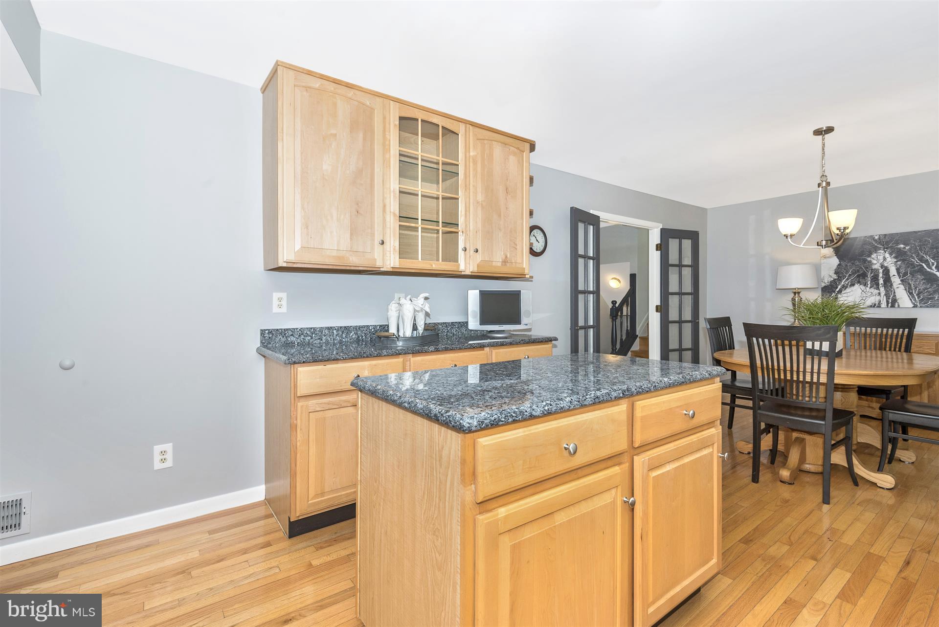 2660 Gilbert Road Mount Airy, MD 21771 - Photo 15 of 30 Kitchen open to Dining Room