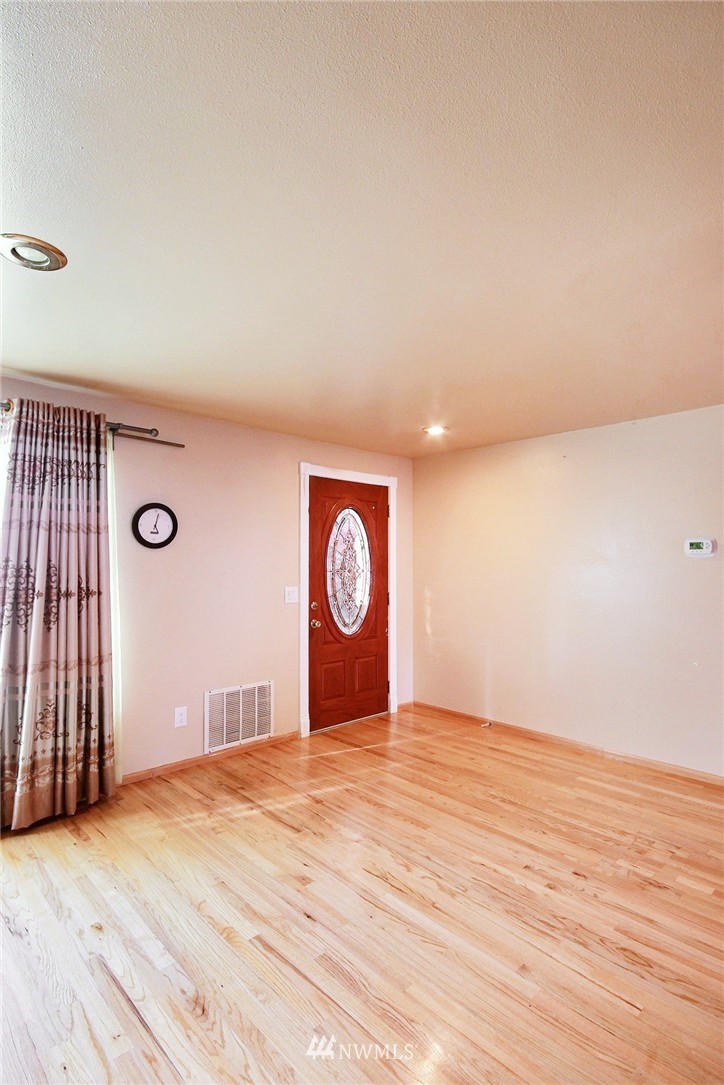 19014 129th Place Southeast Renton, WA 98058 - Photo 2 of 18
