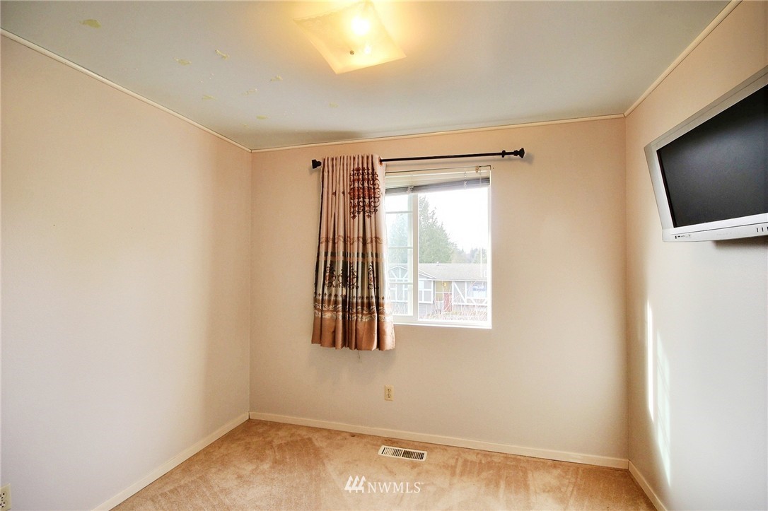 19014 129th Place Southeast Renton, WA 98058 - Photo 11 of 18