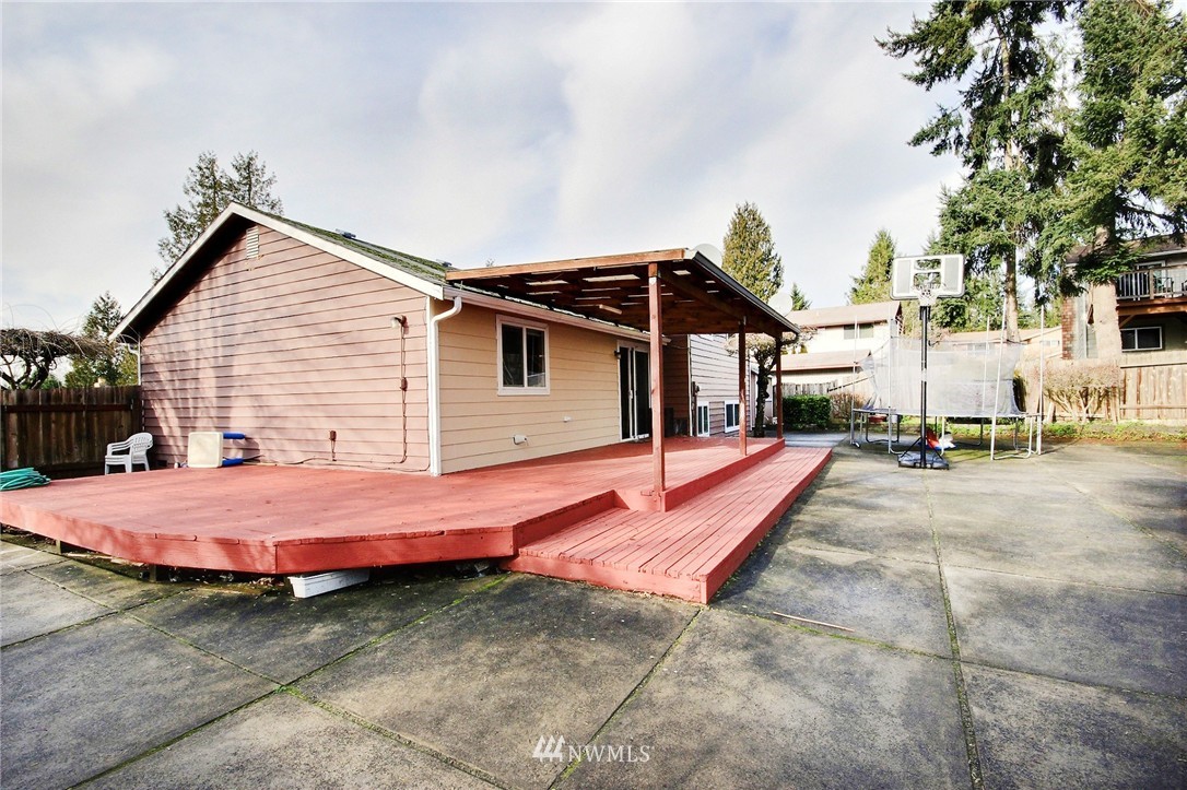 19014 129th Place Southeast Renton, WA 98058 - Photo 16 of 18