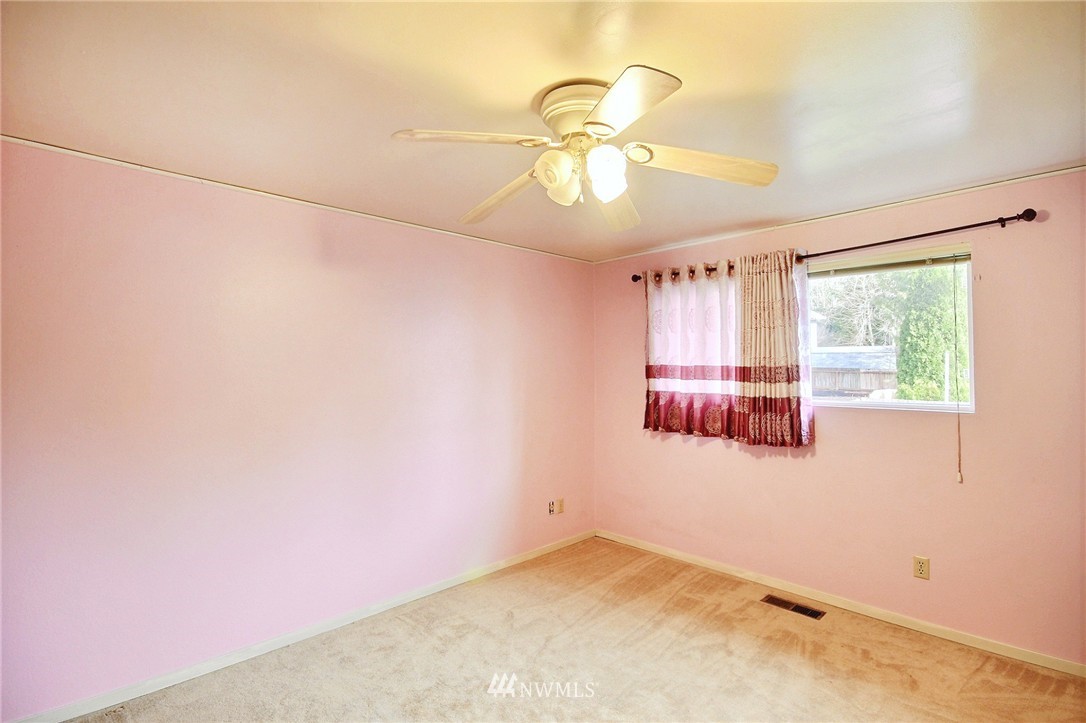 19014 129th Place Southeast Renton, WA 98058 - Photo 5 of 18