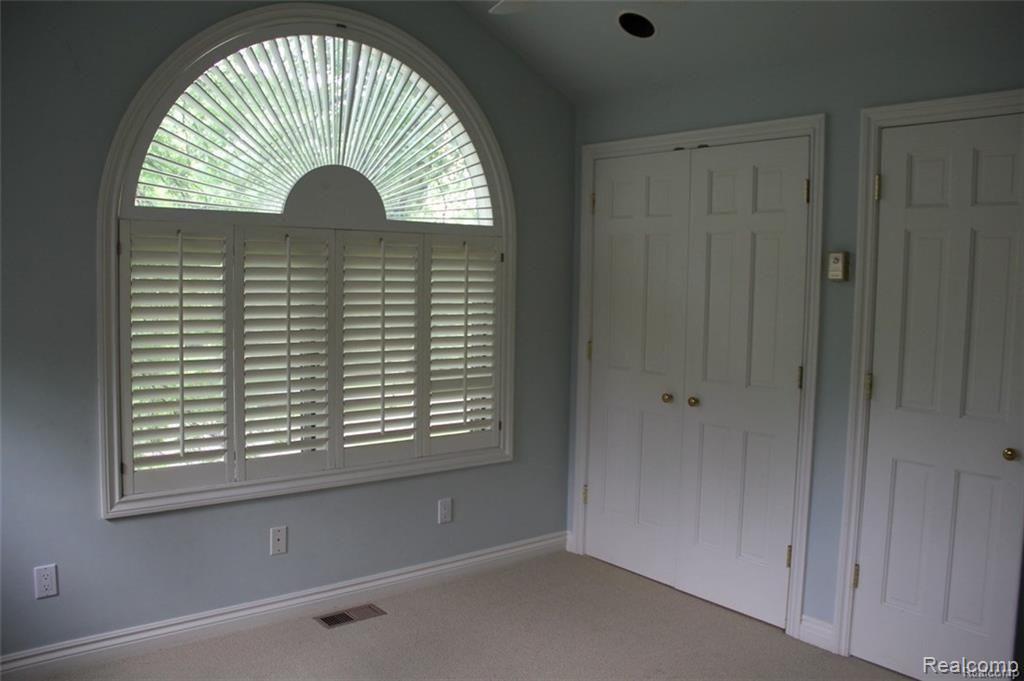 32577 Wing Lake Road Franklin, MI 48025 - Photo 18 of 37
