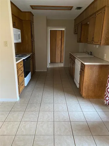 $2,295 | 6209 Live Oak Trail, Abilene, TX 79606