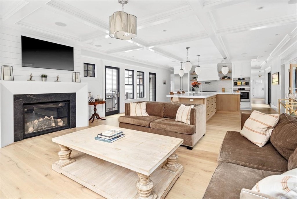 41 Brewster Road Hingham, MA 02043 - Photo 12 of 39 Gallery Image 12