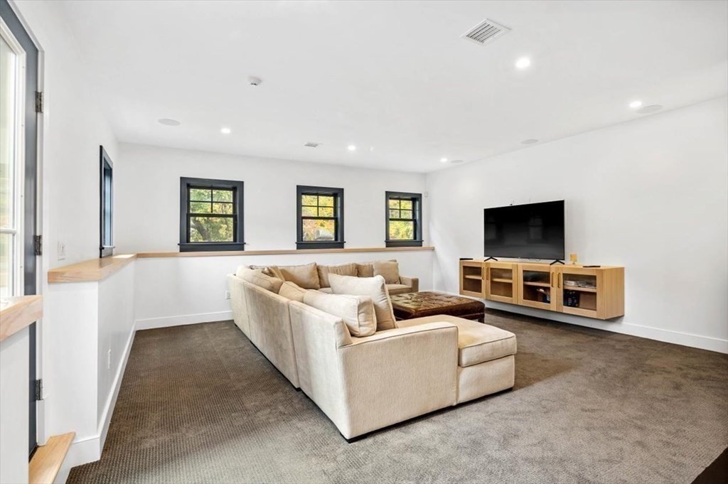 41 Brewster Road Hingham, MA 02043 - Photo 33 of 39 Gallery Image 33