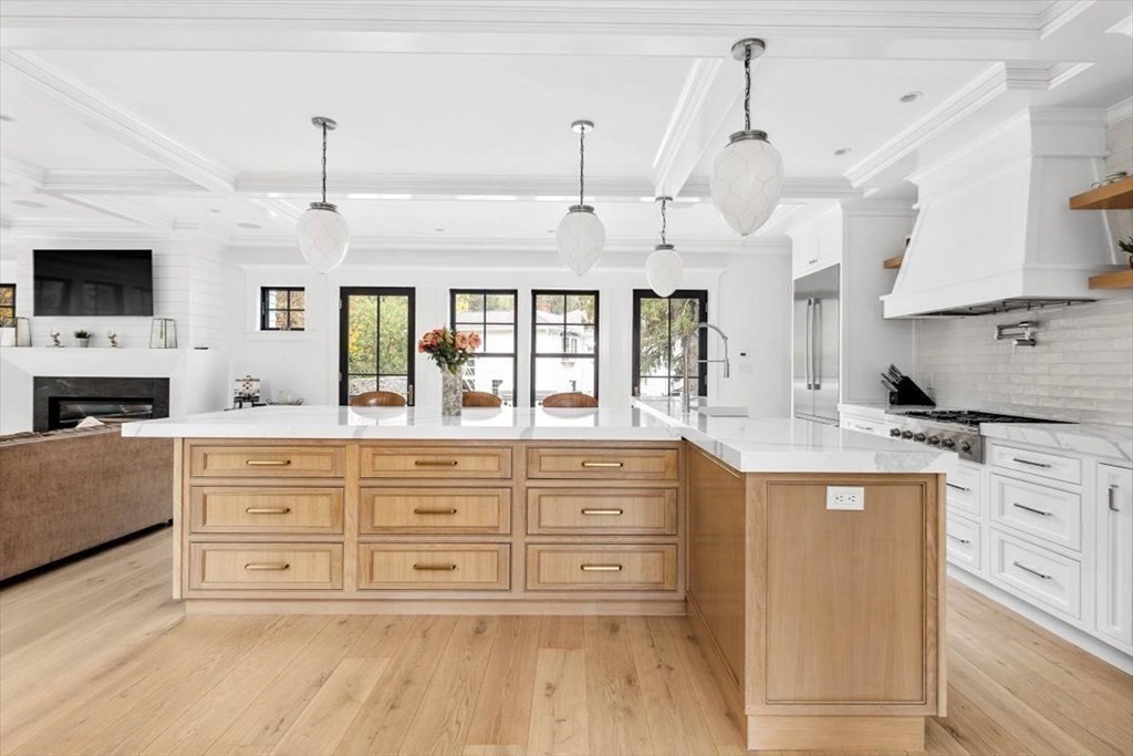 41 Brewster Road Hingham, MA 02043 - Photo 8 of 39 Gallery Image 8
