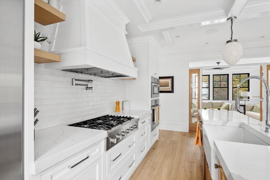 41 Brewster Road Hingham, MA 02043 - Photo 10 of 39 Gallery Image 10