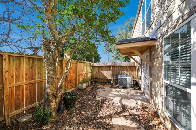 $199,990 | 14209 Briarsage Court, Unit TH15, Houston, TX 77077