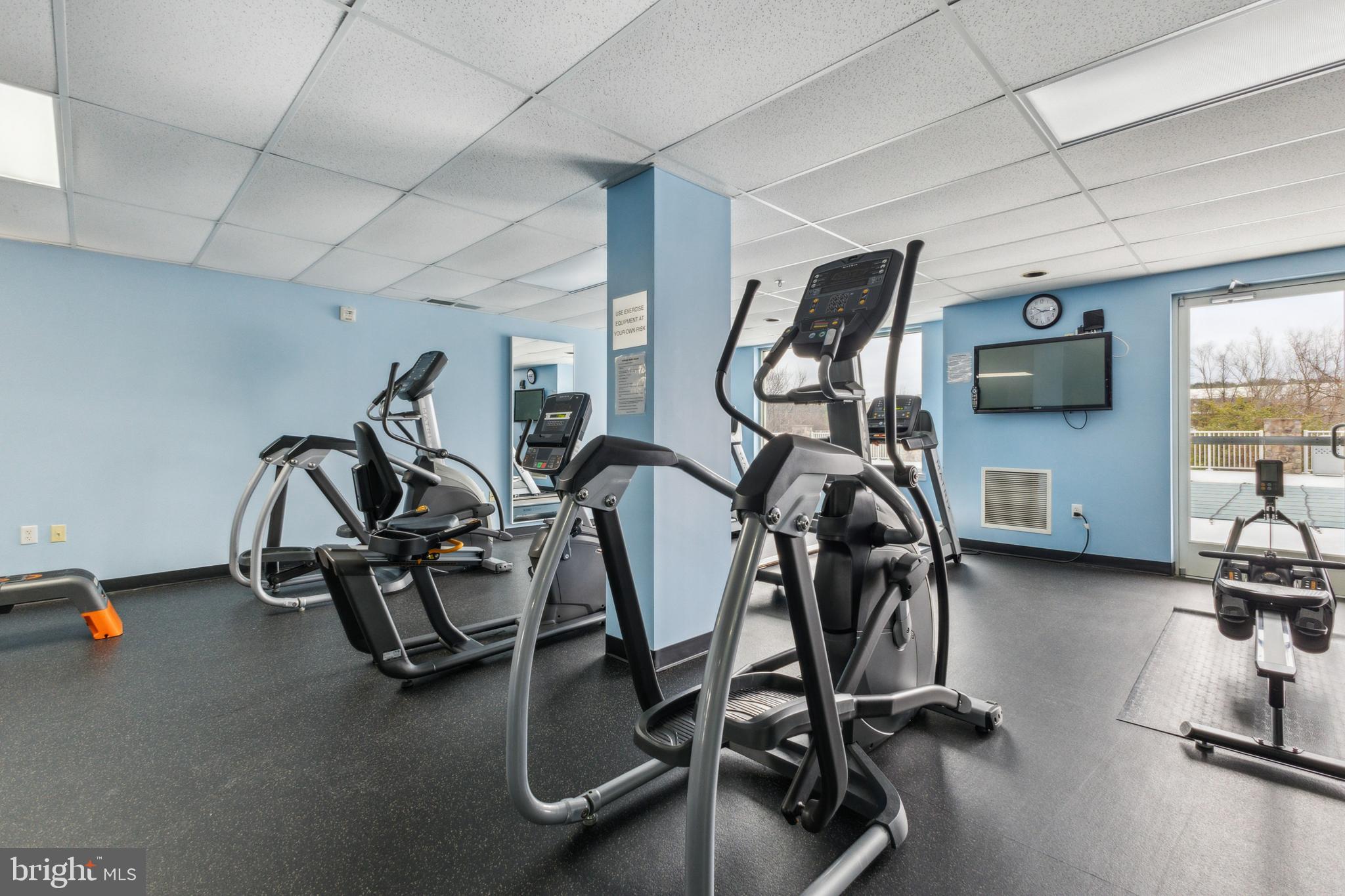 6301 Edsall Road, Unit 513 Alexandria, VA 22312 - Photo 10 of 38 a view of a room with gym equipment