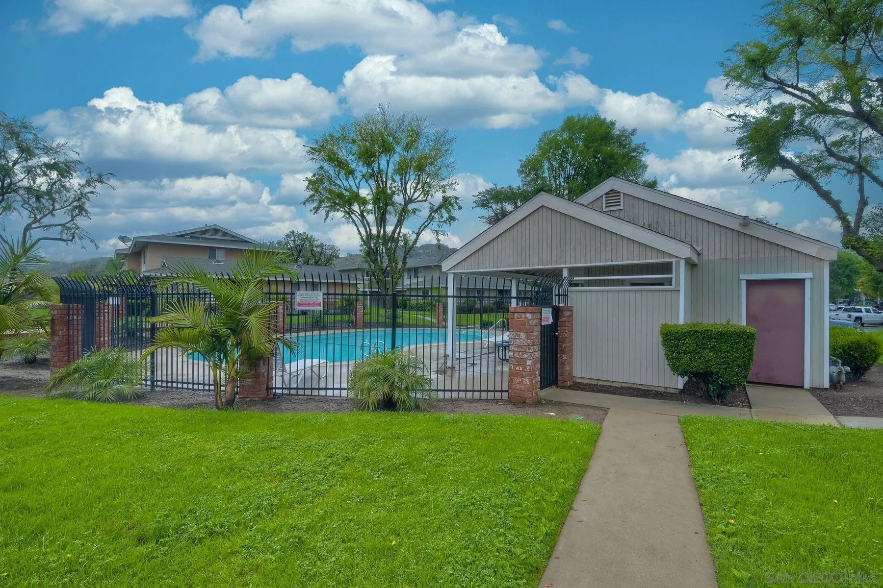 2516 Wanek Road, Unit B Escondido, CA 92027 - Photo 13 of 15 Gallery Image 13