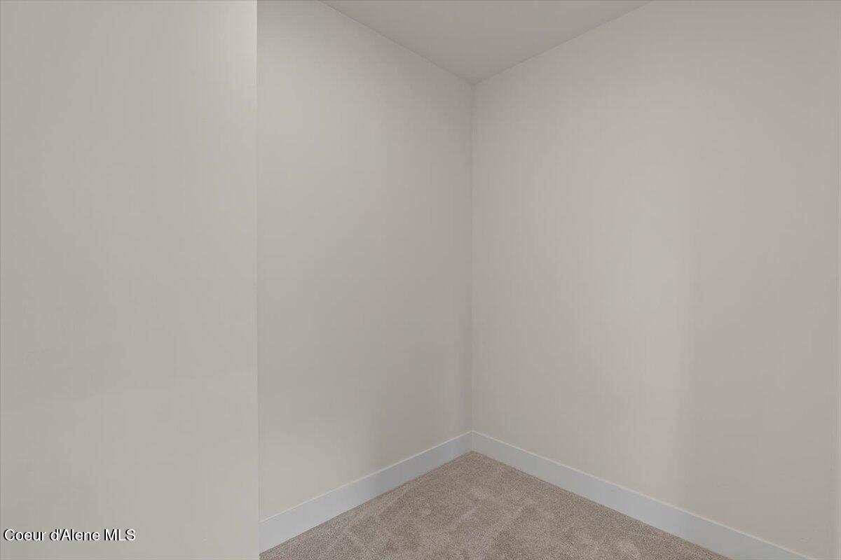 1047 Merideth Road Plummer, ID 83851 - Photo 22 of 56 20-Primary closet
