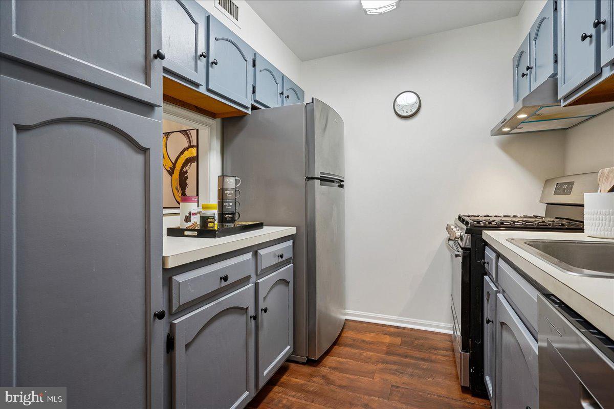 5902 Cove Landing Road, Unit 304 Burke, VA 22015 - Photo 12 of 59