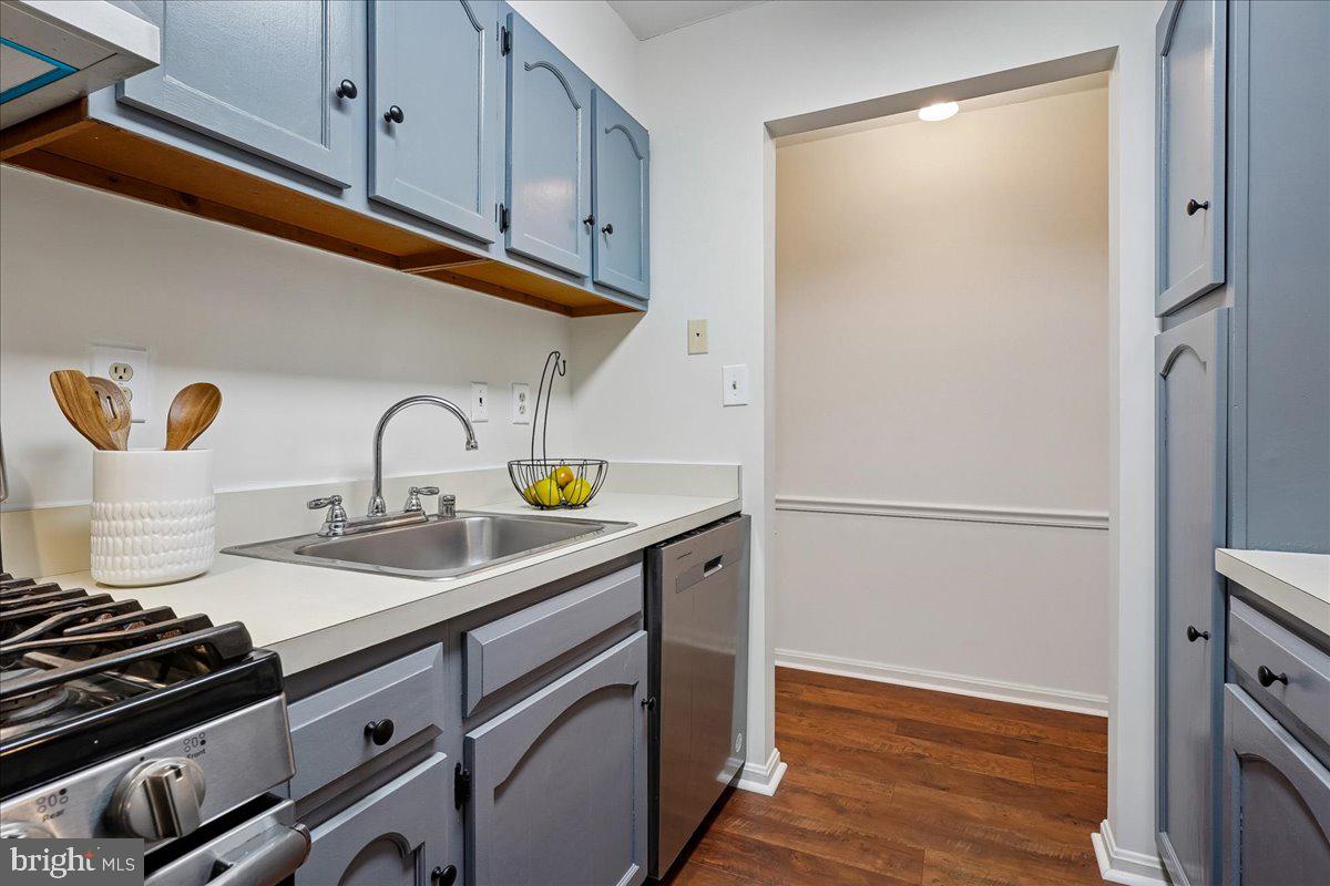 5902 Cove Landing Road, Unit 304 Burke, VA 22015 - Photo 14 of 59