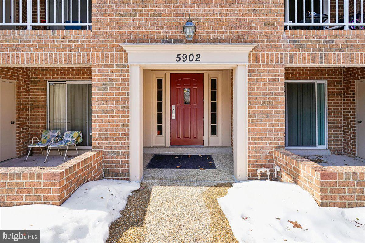 5902 Cove Landing Road, Unit 304 Burke, VA 22015 - Photo 3 of 59