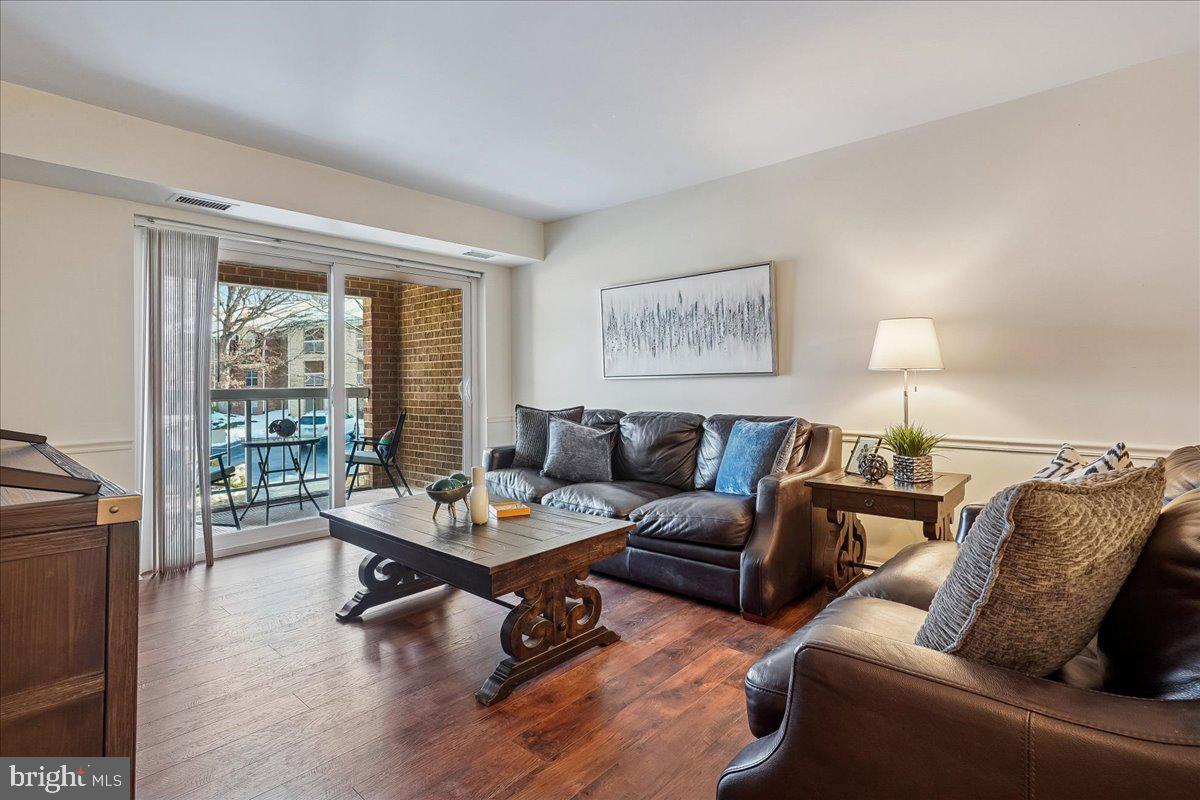 5902 Cove Landing Road, Unit 304 Burke, VA 22015 - Photo 10 of 59