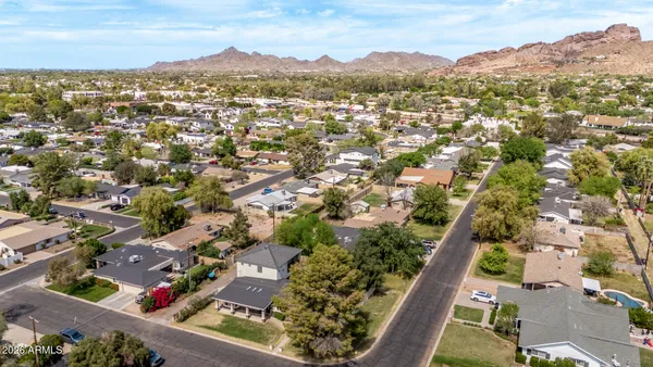 $1,375,000 | 4956 East Clarendon Avenue, Phoenix, AZ 85018
