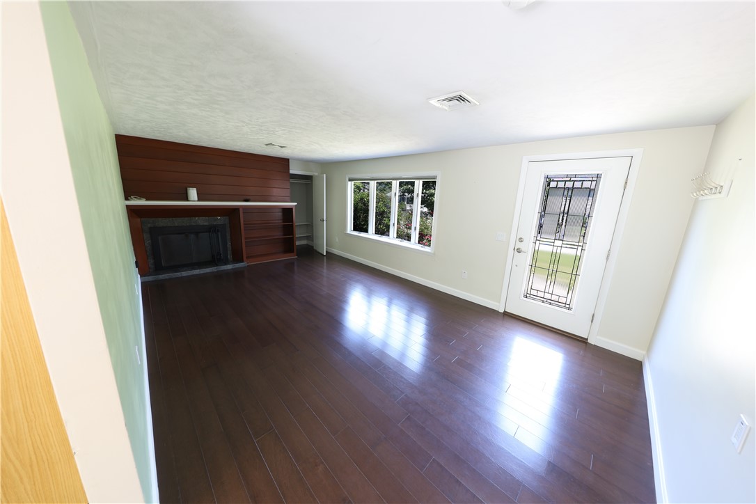 43 Phillips Road East Greenwich, RI 02818 - Photo 3 of 22