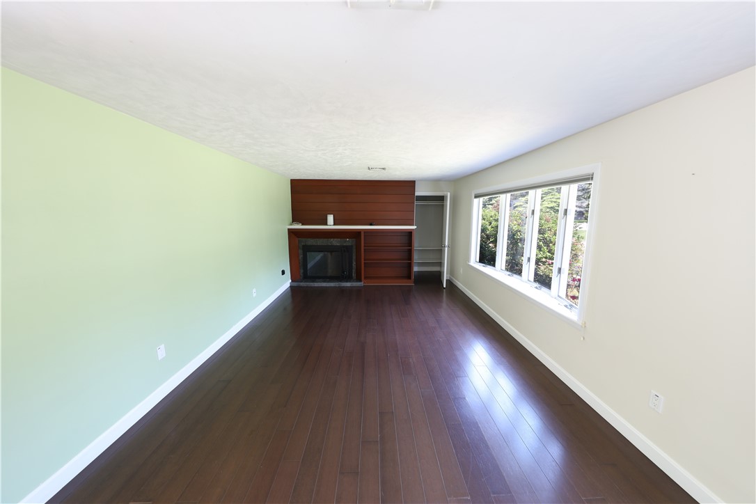 43 Phillips Road East Greenwich, RI 02818 - Photo 4 of 22