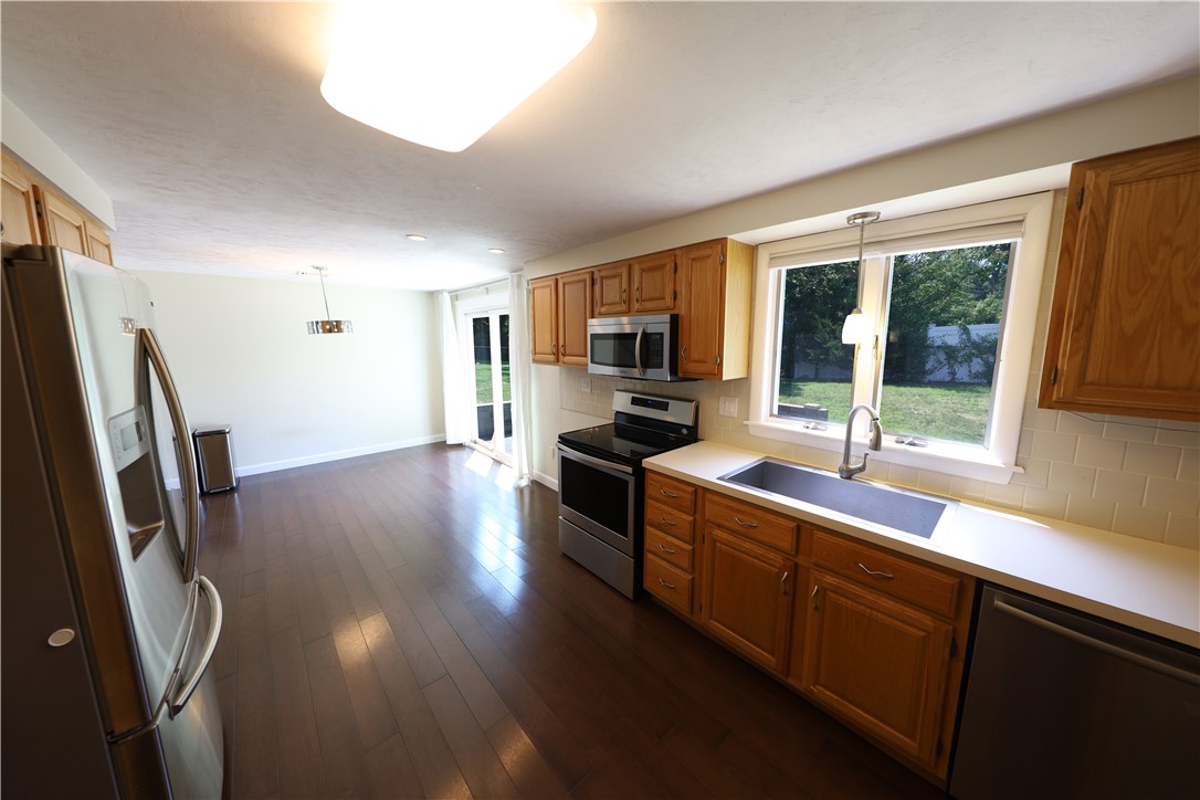 43 Phillips Road East Greenwich, RI 02818 - Photo 5 of 22