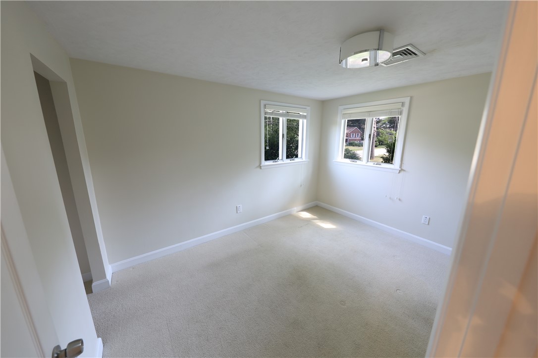 43 Phillips Road East Greenwich, RI 02818 - Photo 8 of 22