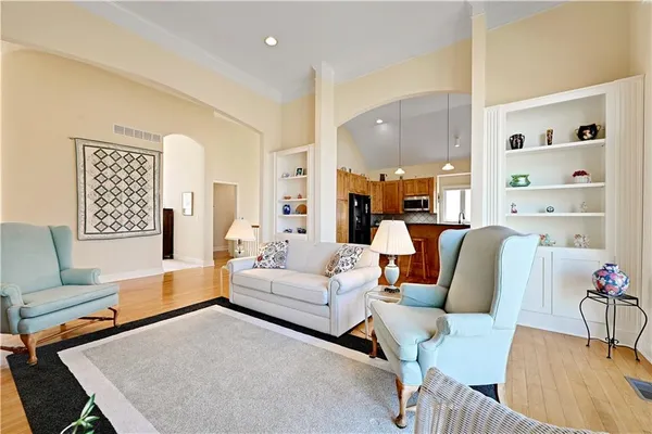 $520,000 | 5708 Northwest 110th Court, Kansas City, MO 64154