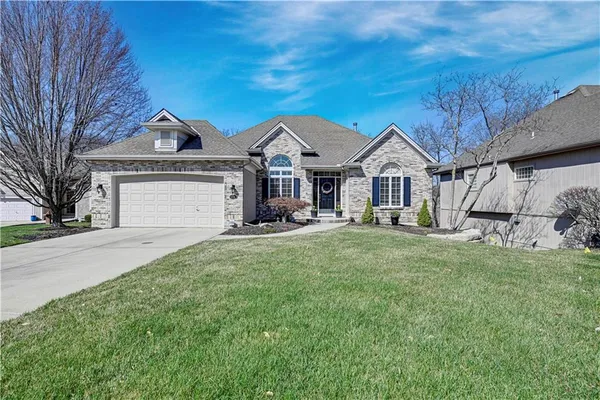 $520,000 | 5708 Northwest 110th Court, Kansas City, MO 64154