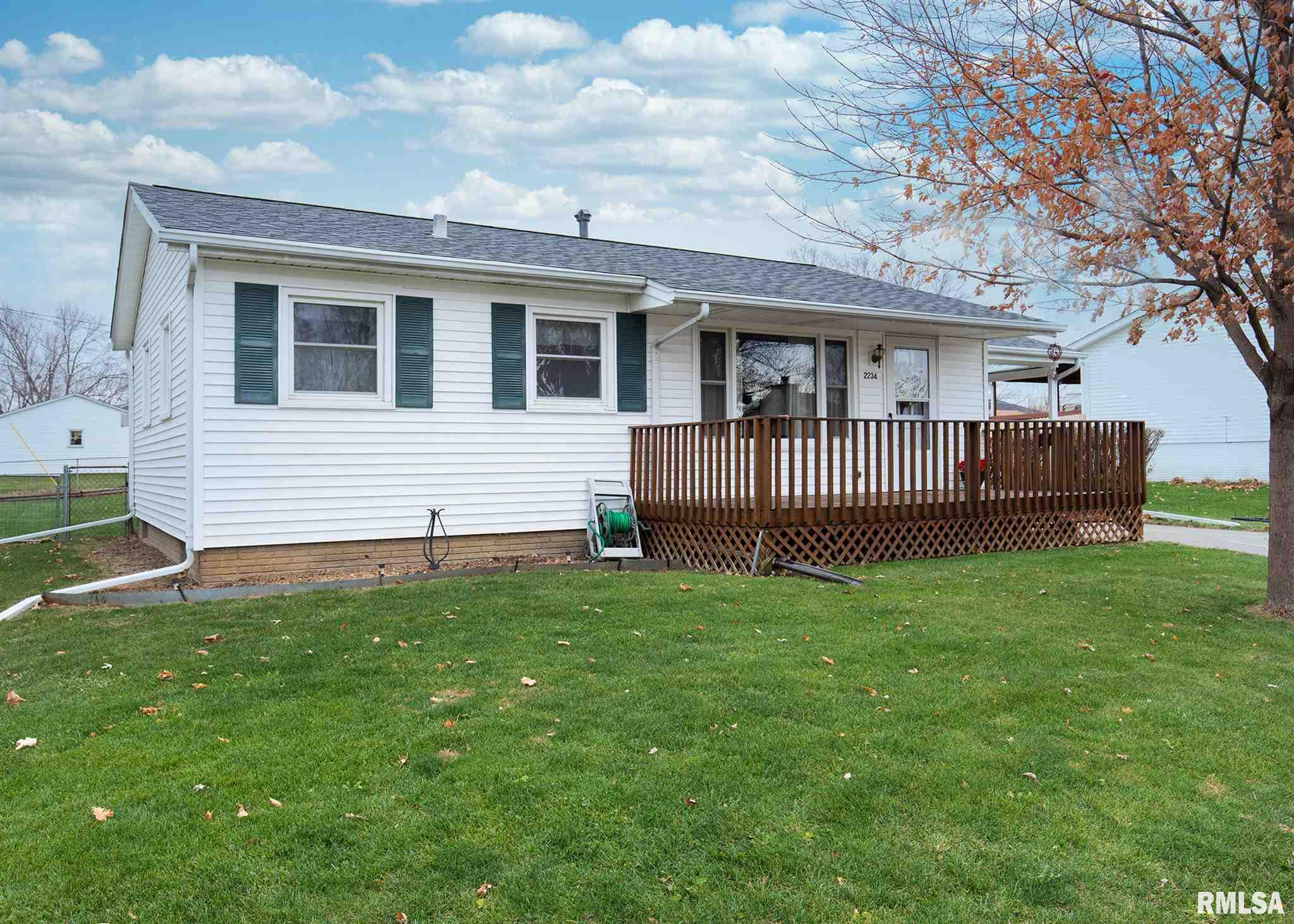 2234 Maplecrest Road Bettendorf, IA 52722 - Photo 3 of 22 Gallery Image 3