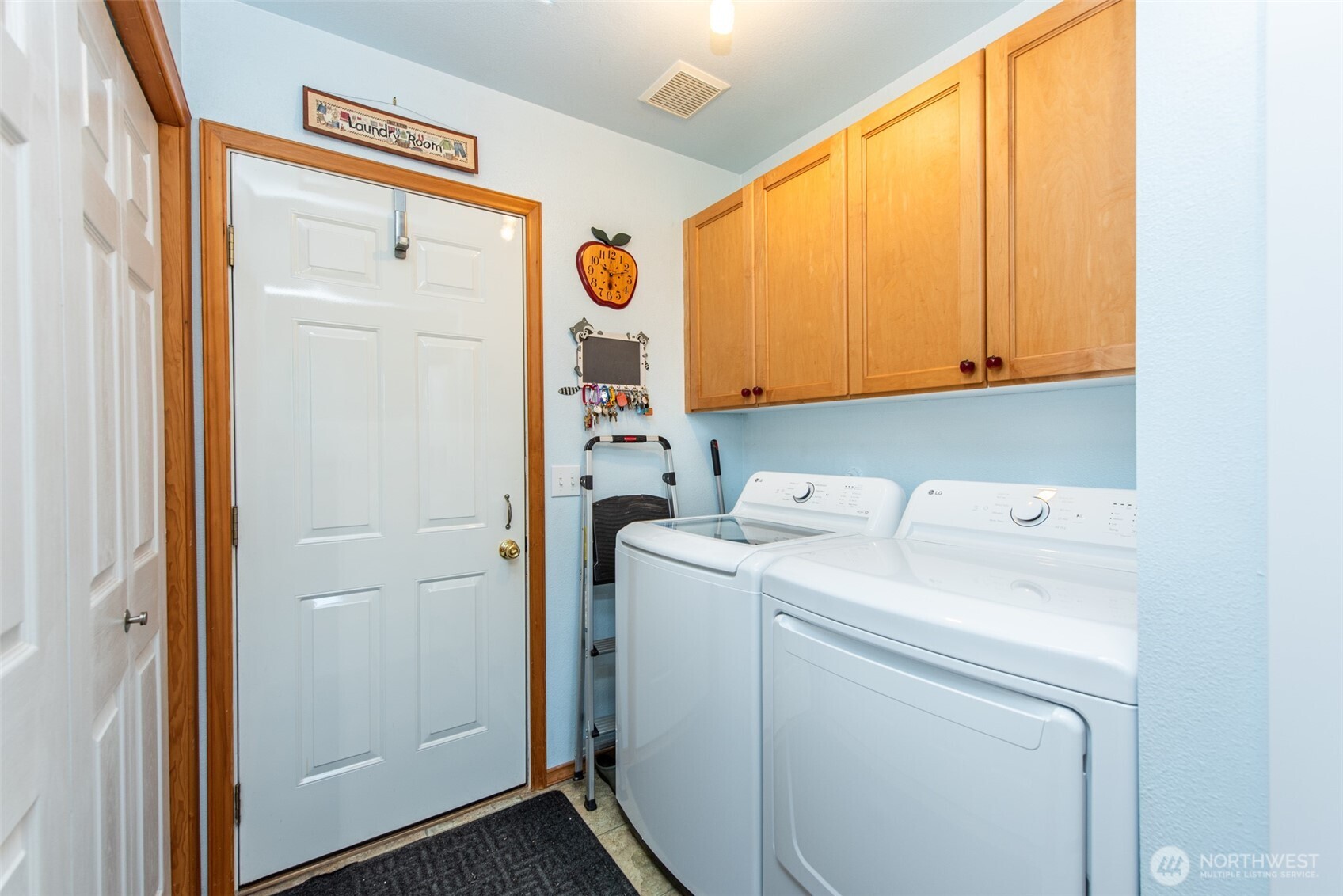 72 West Quail Lane Sequim, WA 98382 - Photo 15 of 29 a utility room with dryer and washer