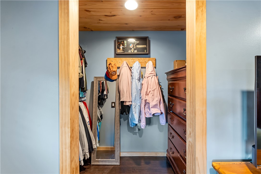 7340 Hickory Hill Road Bath, NY 14810 - Photo 28 of 50 Master Closet