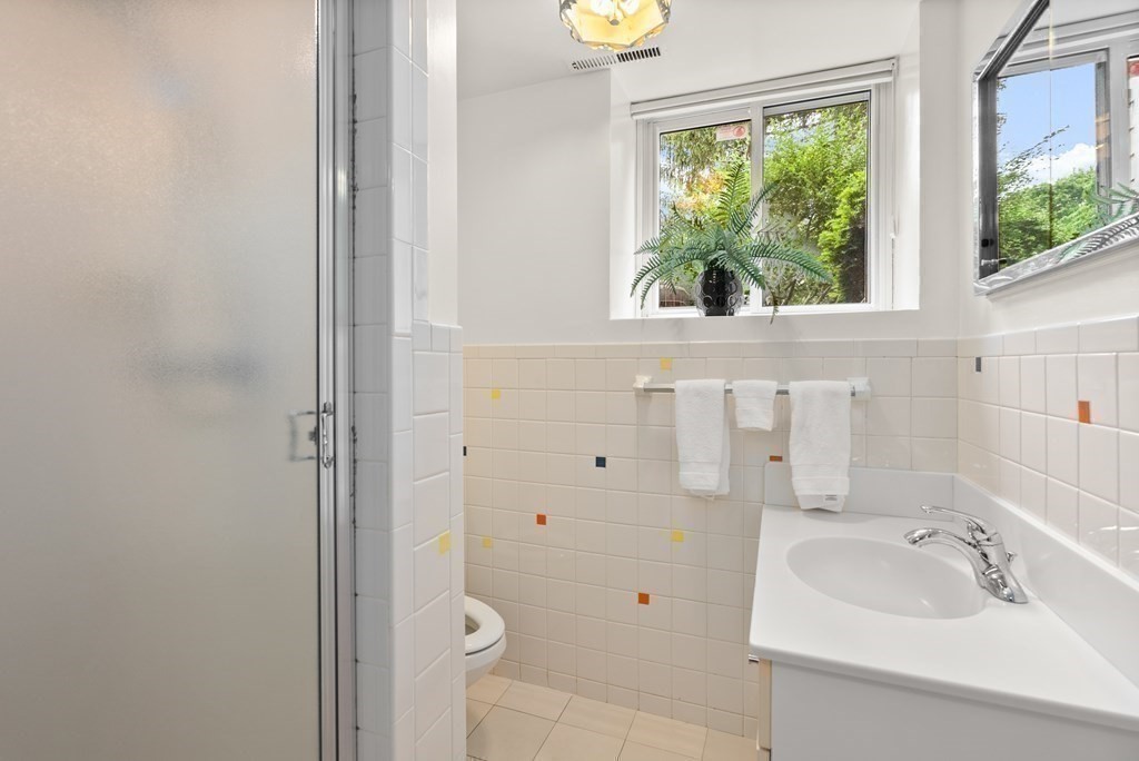 32 Countryside Road Newton, MA 02459 - Photo 25 of 31