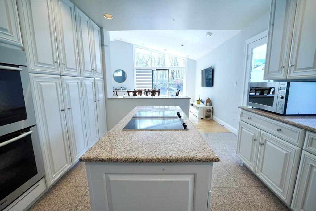 32 Countryside Road Newton, MA 02459 - Photo 8 of 31