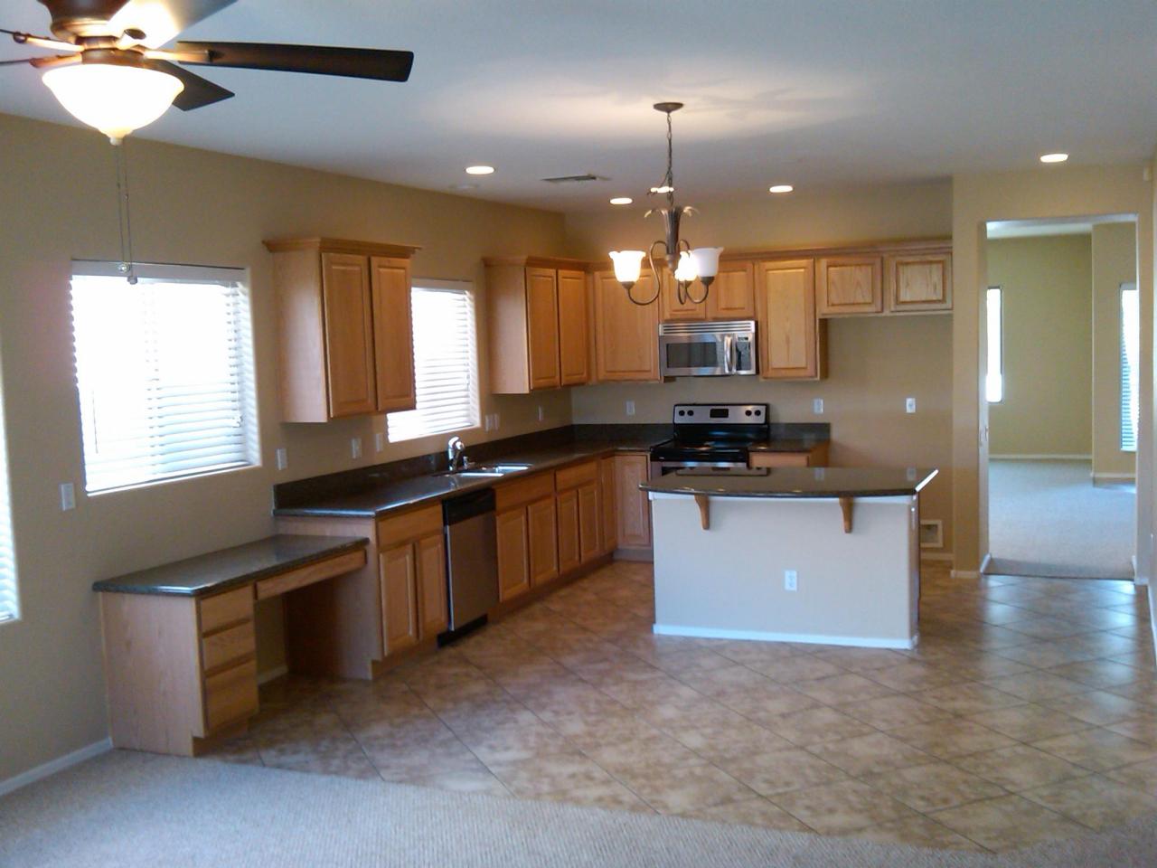 8443 West Bajada Road Peoria, AZ 85383 - Photo 6 of 7 kitchen