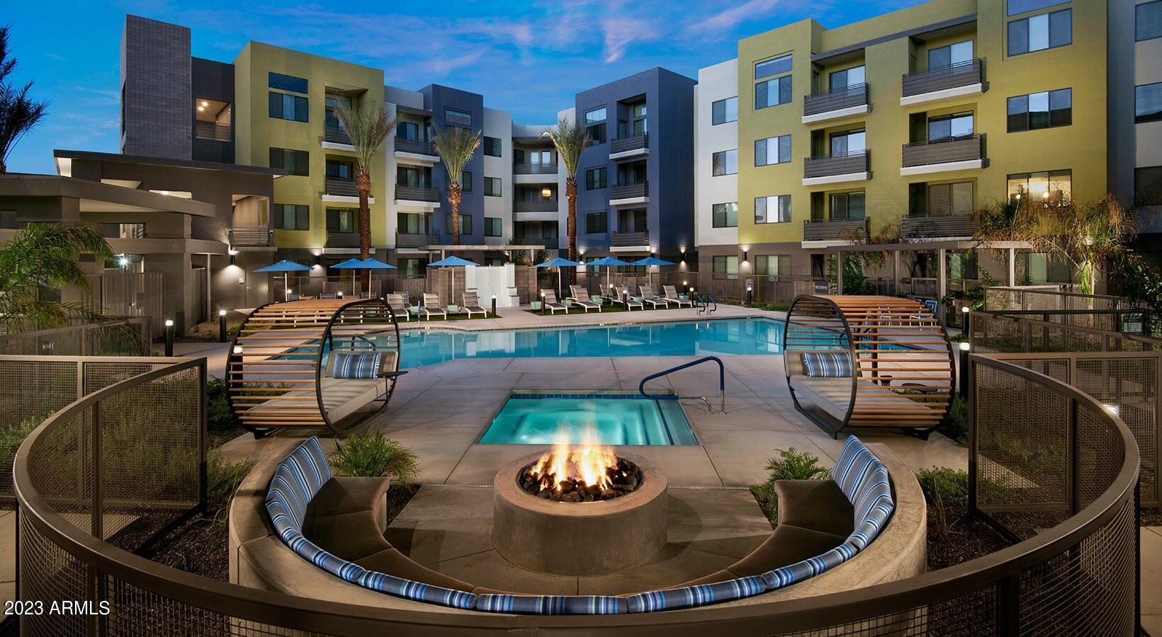 3993 North 3rd Avenue, Unit B2 Phoenix, AZ 85013 - Photo 6 of 15 Pool and Hot Tub
