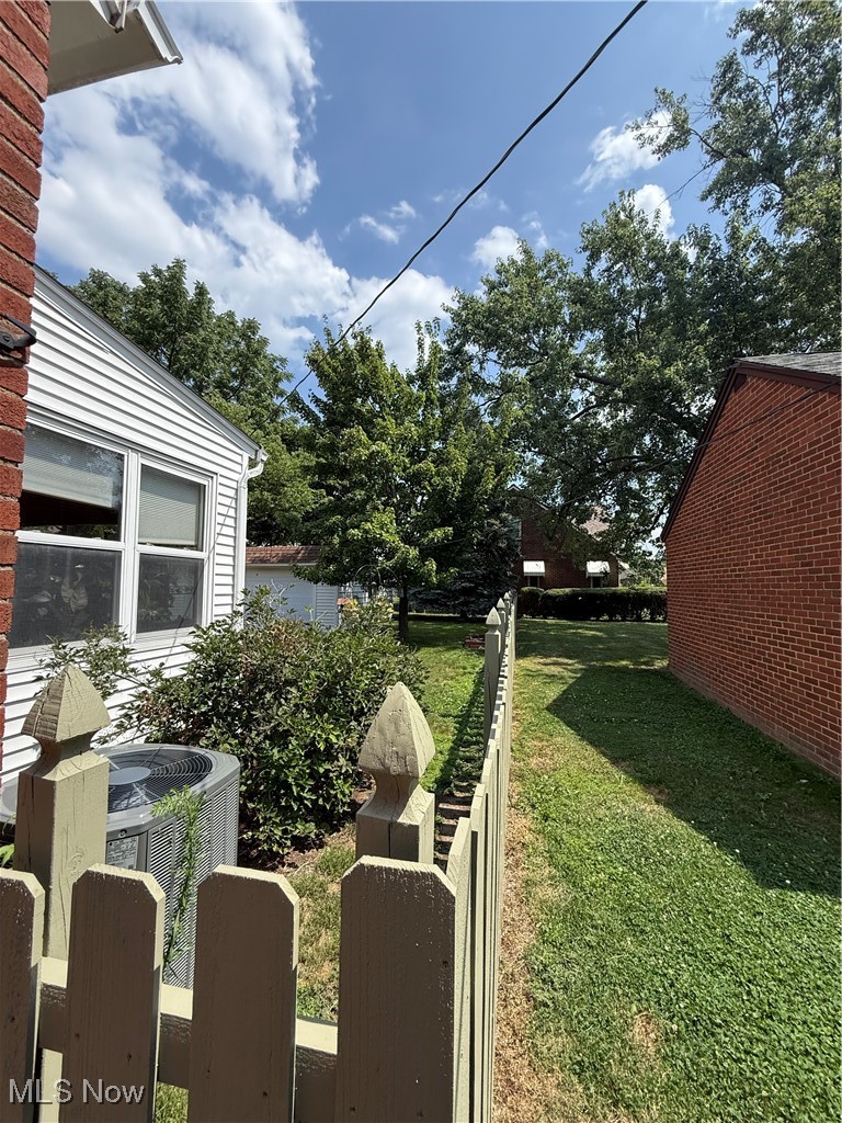 6289 Manchester Road Parma, OH 44129 - Photo 24 of 46