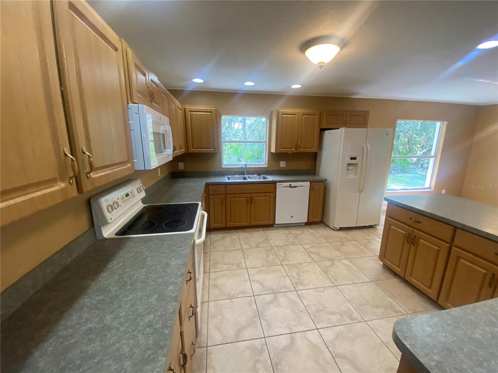 910 Walk In Water Road Lake Wales, FL 33898 - Photo 12 of 29 KITCHEN