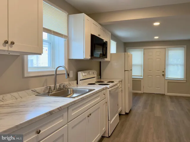 $1,195 | 31 South Main Street, Manheim, PA 17545