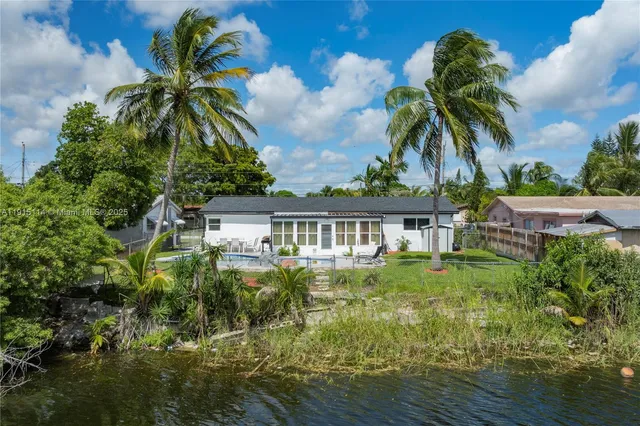 $3,980 | 390 Northwest 40th Street, Deerfield Beach, FL 33064