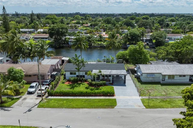 $3,980 | 390 Northwest 40th Street, Deerfield Beach, FL 33064