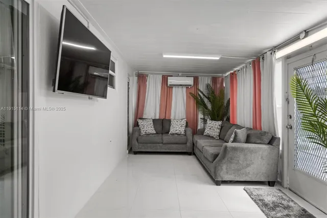 $3,980 | 390 Northwest 40th Street, Deerfield Beach, FL 33064