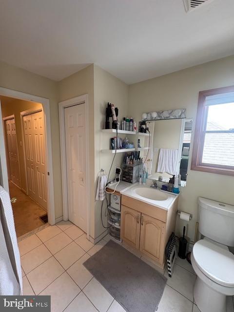 219 Connor Street Norristown, PA 19401 - Photo 29 of 38 a room with a washing machine and a window