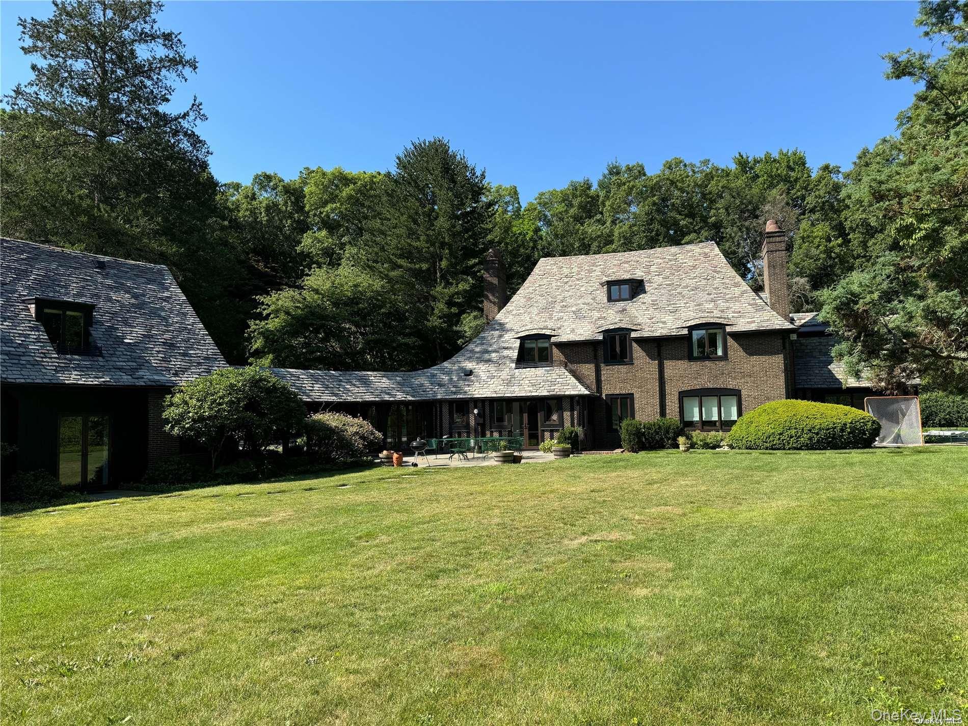 8 Valley Road Locust Valley, NY 11560 - Photo 24 of 34 Gallery Image 24