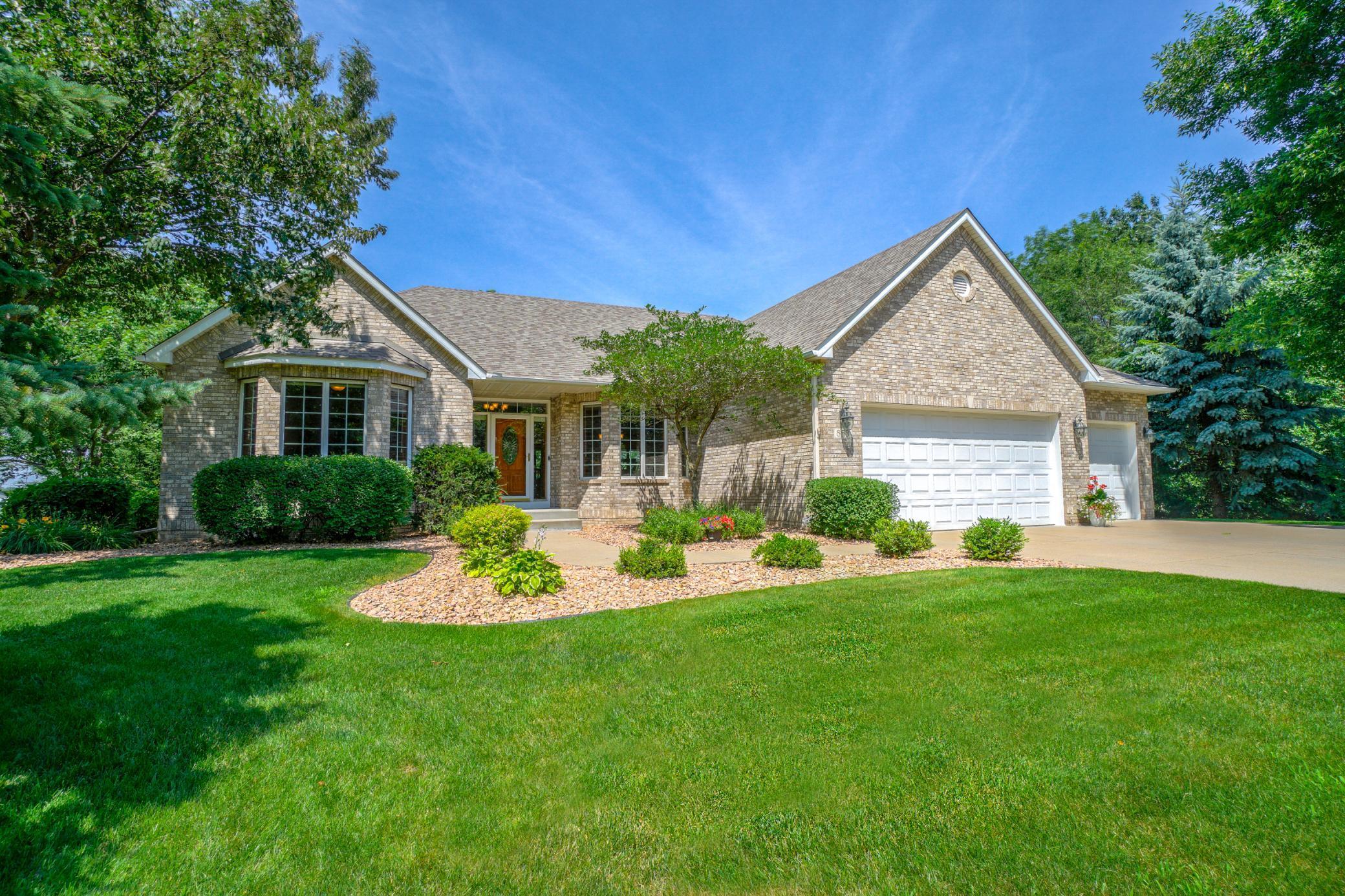 853 Amble Road Shoreview, MN 55126 - Photo 5 of 34 Gallery Image 5