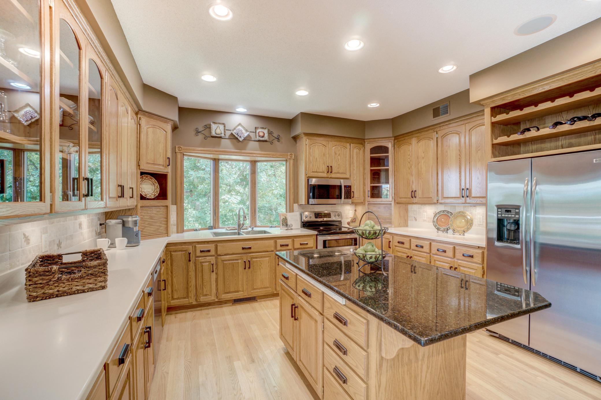 853 Amble Road Shoreview, MN 55126 - Photo 7 of 34 Gallery Image 7