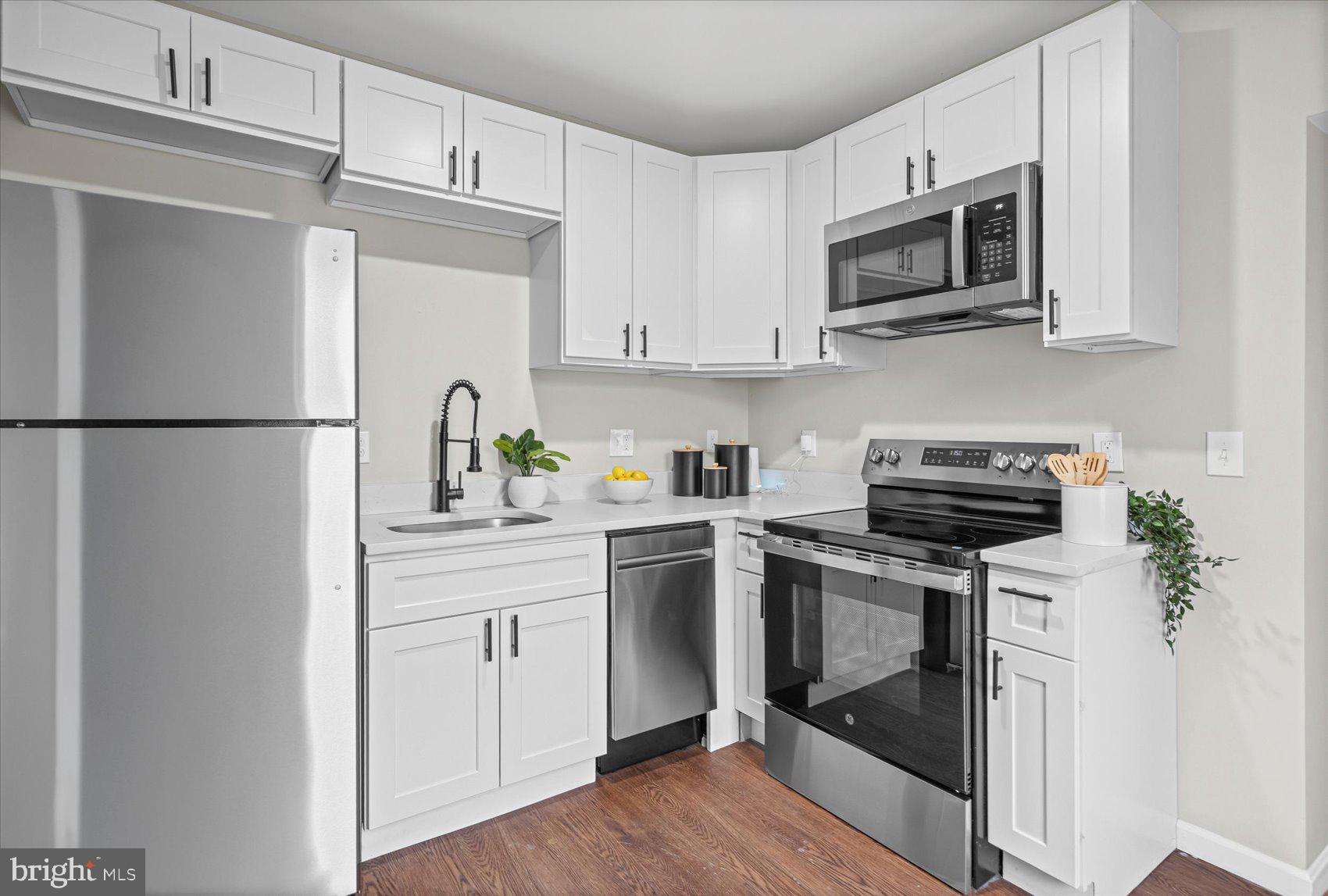 178 Collins Avenue Baltimore, MD 21229 - Photo 17 of 33