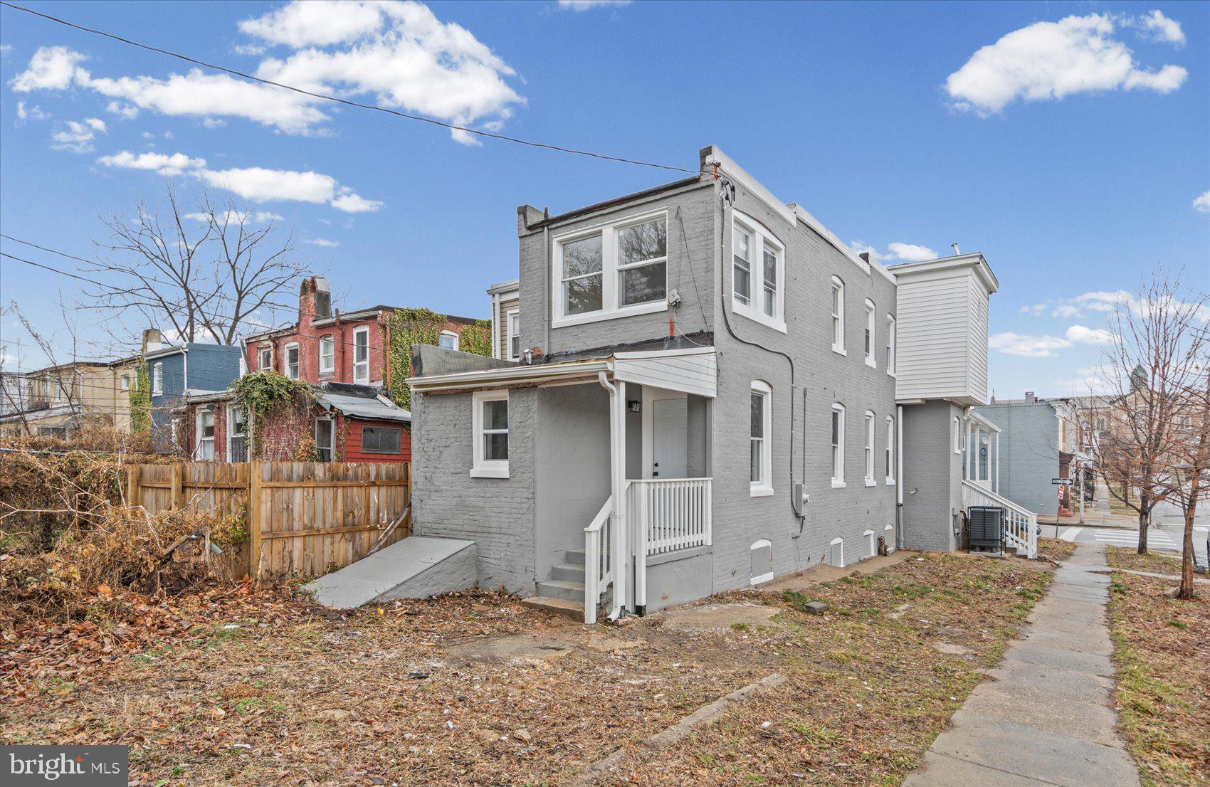 178 Collins Avenue Baltimore, MD 21229 - Photo 5 of 33