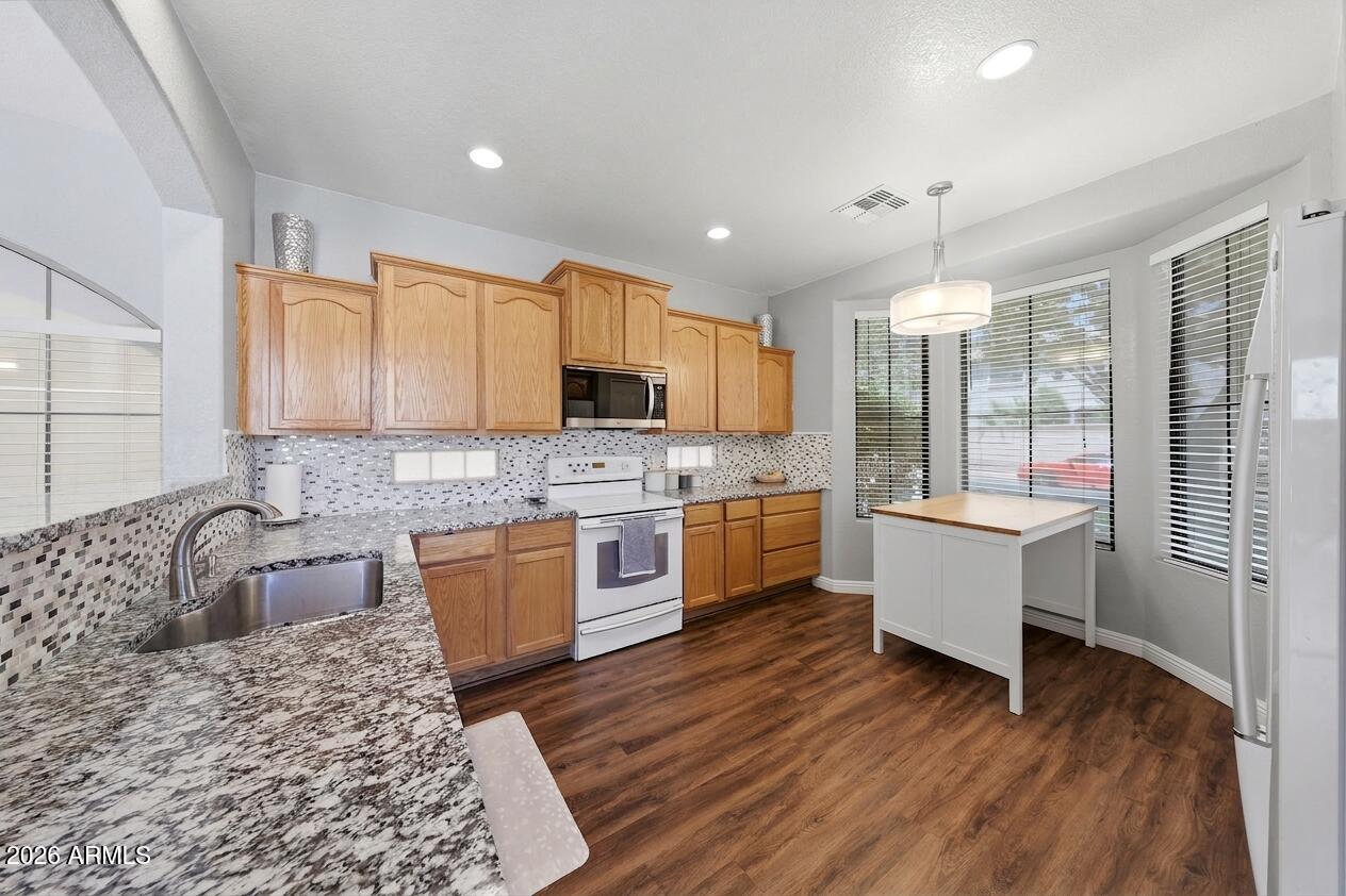 7413 South 19th Street Phoenix, AZ 85042 - Photo 3 of 31