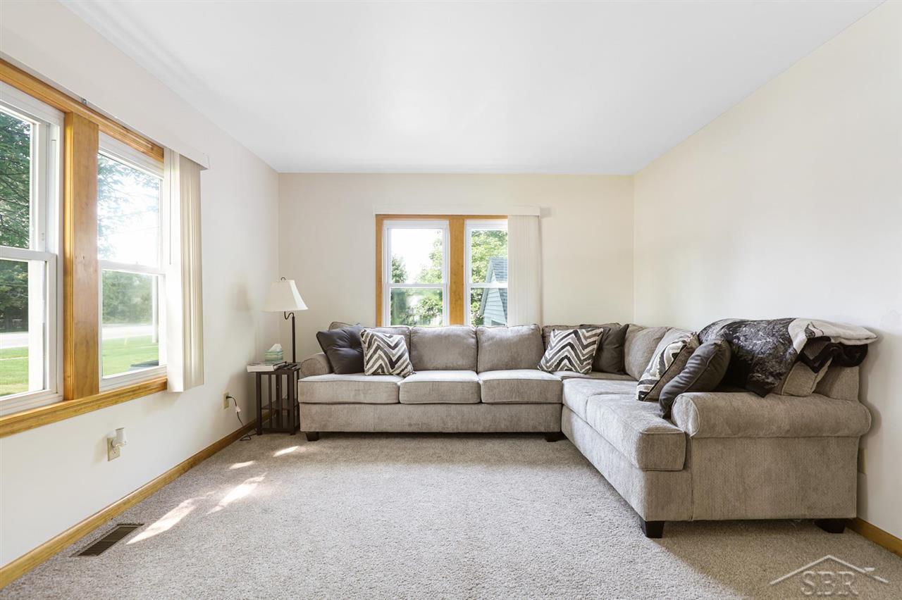 5720 Shattuck Road Saginaw, MI 48603 - Photo 7 of 41 50050045-6.JPG