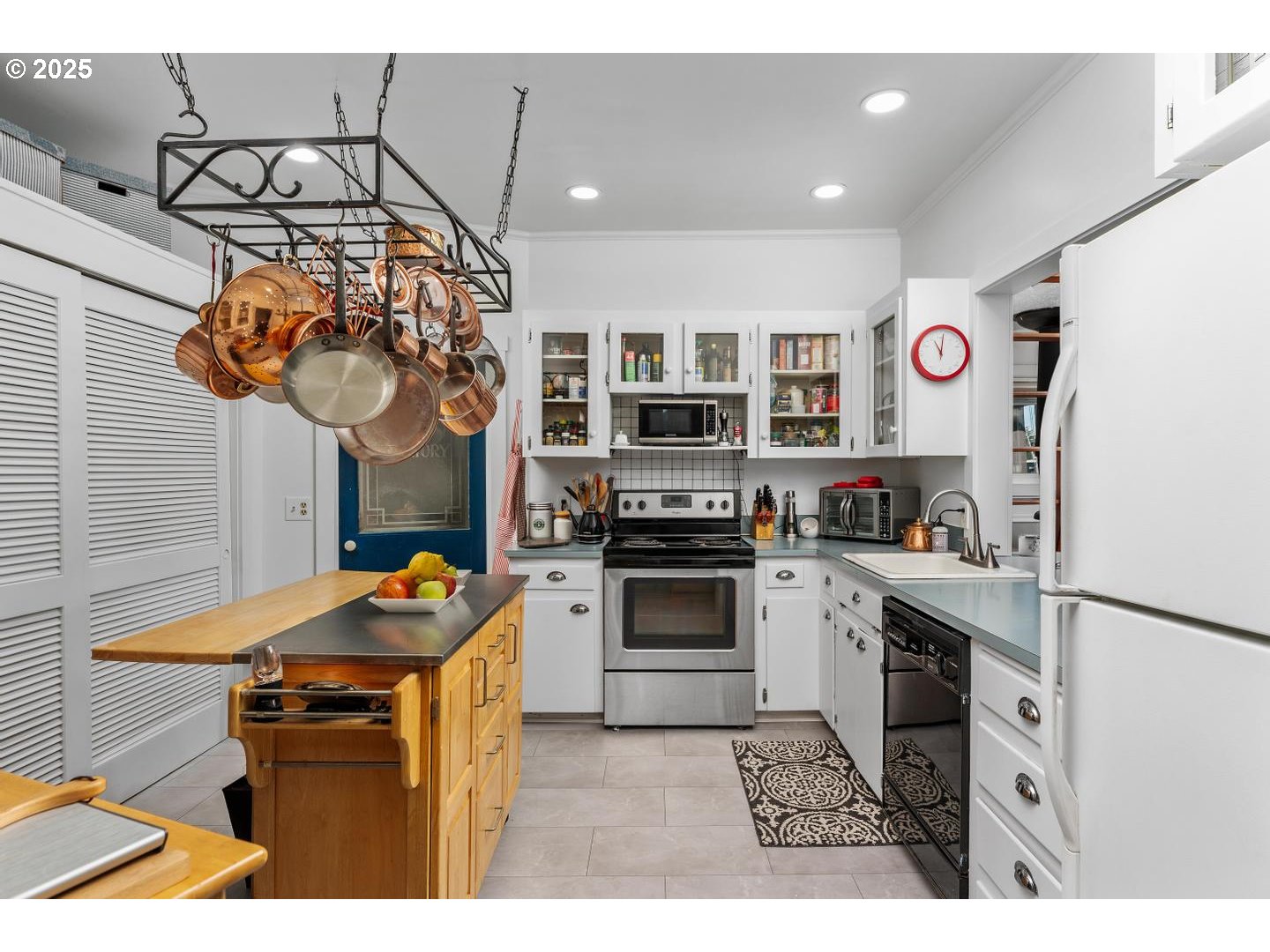 535 Northeast Bridgeton Road, Unit 5 Portland, OR 97211 - Photo 13 of 26 Kitchen